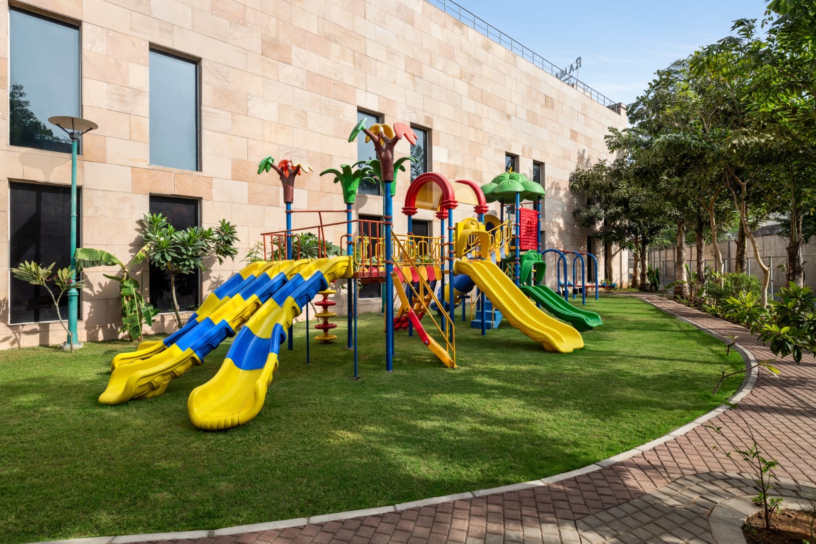 Ramada By Whydham - Motera Ahmedabad (13)