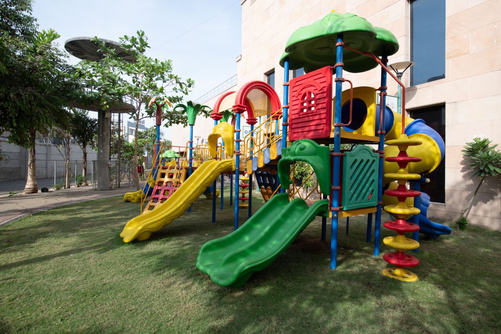 Ramada By Whydham - Motera Ahmedabad (2)