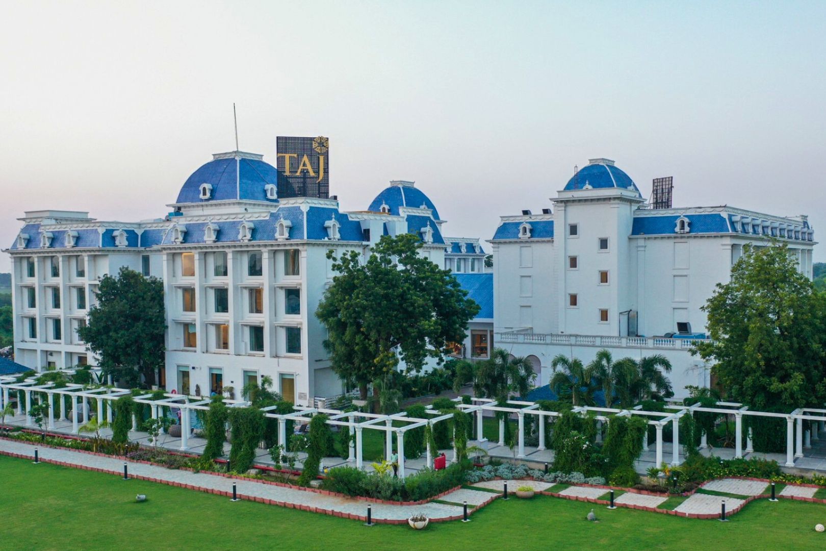 Taj Gandhinagar Resort & Spa (01)